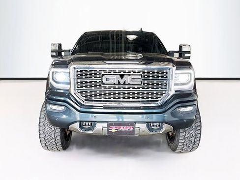 Used 2018 GMC Sierra 1500 Denali w/ Denali Ultimate Package AWD/4WD image 4