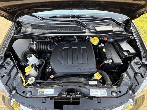 Used 2019 Dodge Grand Caravan SXT w/ Blacktop Package image 27