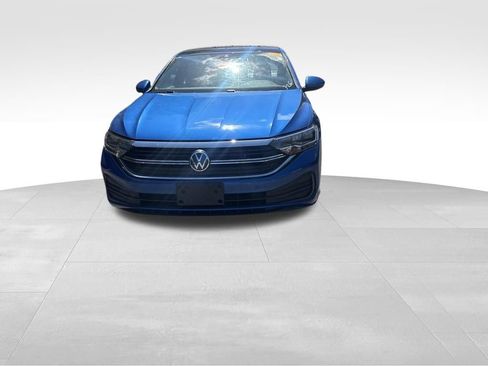 Used 2023 Volkswagen Jetta SE FWD image 5