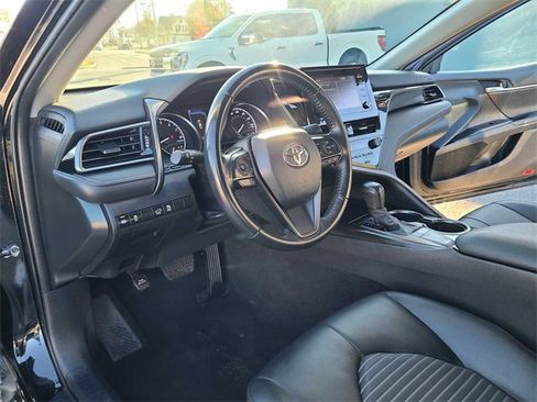 Used 2023 Toyota Camry SE image 10