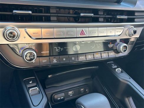 New 2025 Kia Telluride S image 19