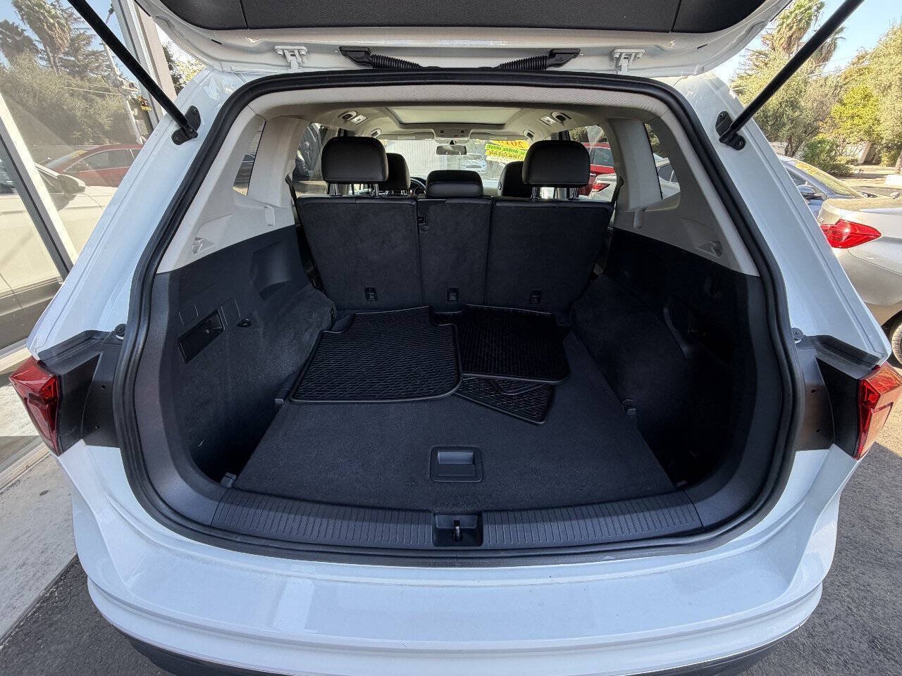 Used 2018 Volkswagen Tiguan SE w/ Panoramic Sunroof Package AWD/4WD image 20