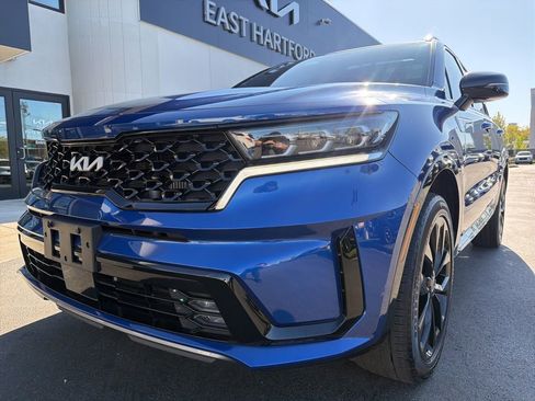 Certified 2023 Kia Sorento SX AWD/4WD image 3