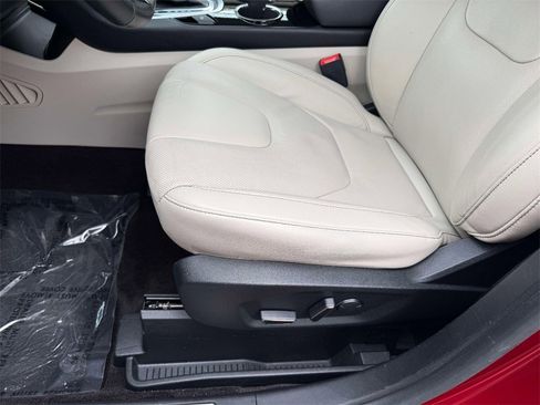 Used 2016 Ford Edge Titanium w/ Equipment Group 302A image 3