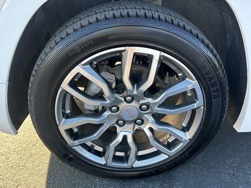 Used 2024 GMC Terrain Denali image 37