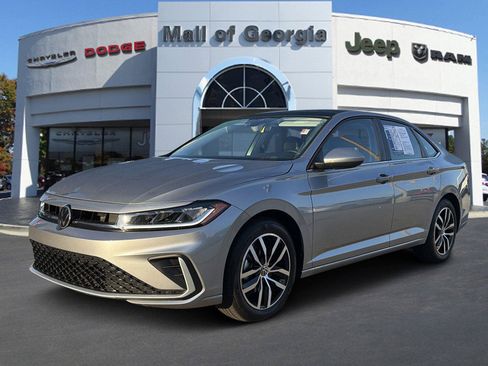 Used 2026 Volkswagen Jetta SE FWD image 1
