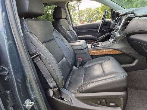 Used 2020 Chevrolet Suburban Premier w/ RST 6.2L Performance Edition AWD/4WD image 36