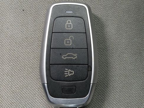 Used 2021 Chevrolet Equinox LS w/ LS Convenience Package image 32