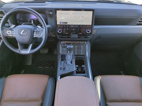 Used 2024 Lexus GX 550 image 18