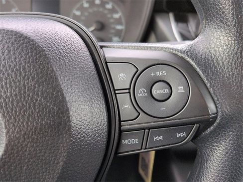 Certified 2025 Toyota Corolla LE image 18