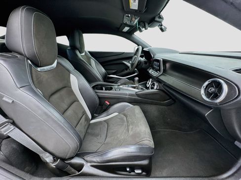 Used 2021 Chevrolet Camaro SS RWD image 18