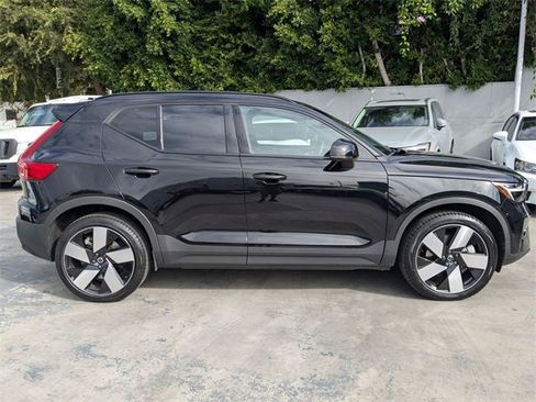 Used 2023 Volvo XC40 Recharge Ultimate image 2