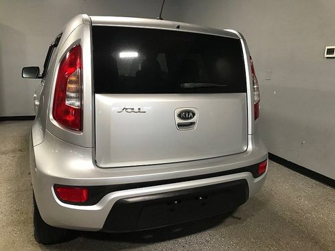 Used 2012 Kia Soul 4d Hatchback Base Auto image 4