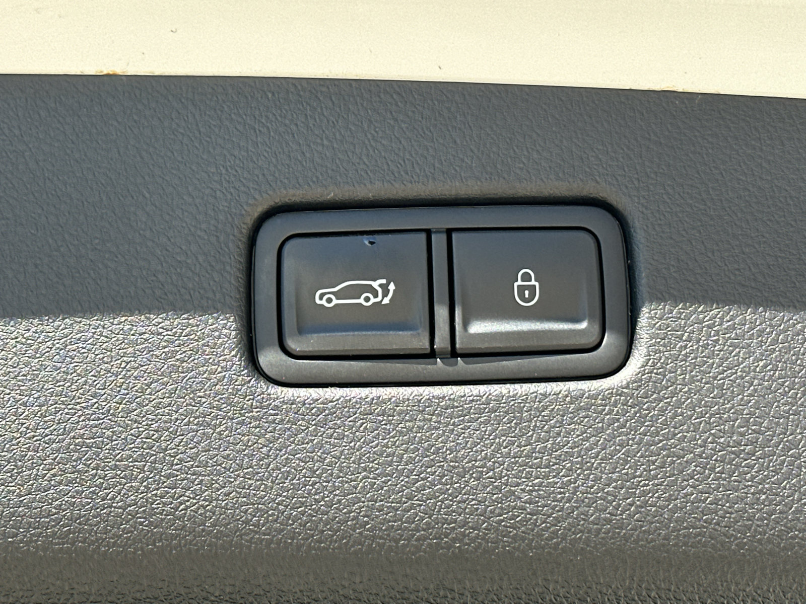 Used 2025 Genesis GV70 2.5T AWD/4WD image 37
