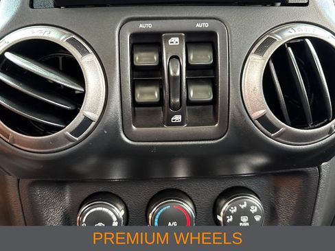 Used 2018 Jeep Wrangler Unlimited Sport S AWD/4WD image 6