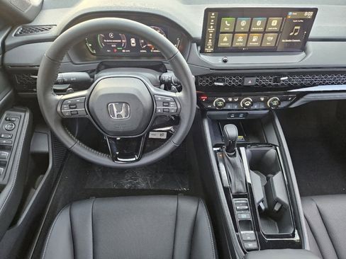Used 2025 Honda Accord Sport image 39