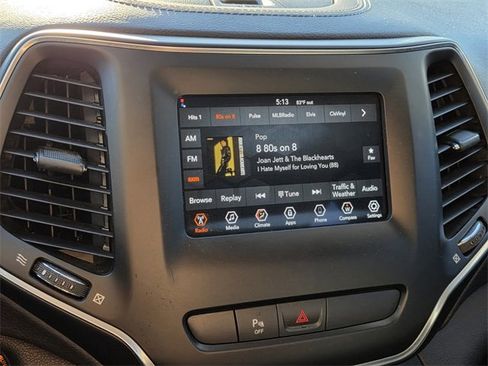 Certified 2019 Jeep Cherokee Latitude Plus image 24