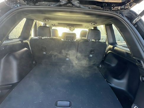 Used 2025 Jeep Grand Cherokee Altitude image 13