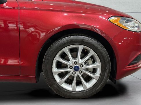 Used 2017 Ford Fusion SE w/ Fusion SE Technology Package image 34