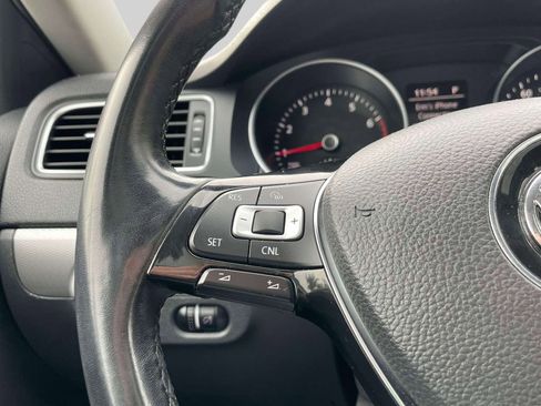 Used 2017 Volkswagen Jetta SE image 21