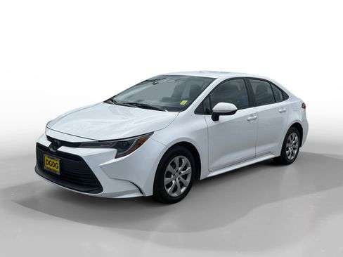 Used 2024 Toyota Corolla LE FWD image 1