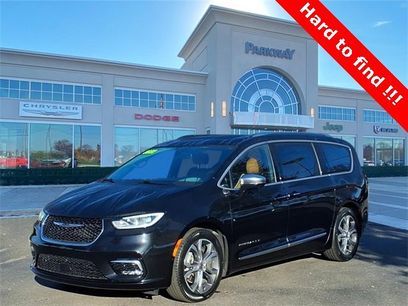 Used 2022 Chrysler Pacifica Pinnacle