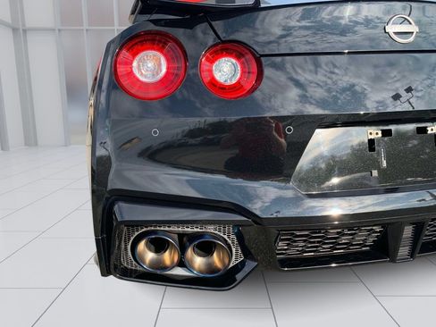 Used 2024 Nissan GT-R Premium w/ Floor Mat Package AWD/4WD image 20