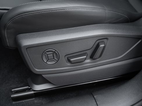 New 2025 Audi Q5 Premium Plus image 21