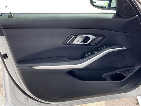 Used 2020 BMW 330i Sedan w/ Convenience Package image 19