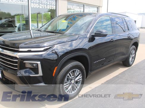Certified 2025 Chevrolet Traverse LT AWD/4WD image 1