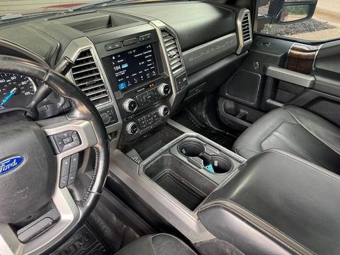 Used 2017 Ford F250 Platinum w/ Platinum Ultimate Package AWD/4WD image 23