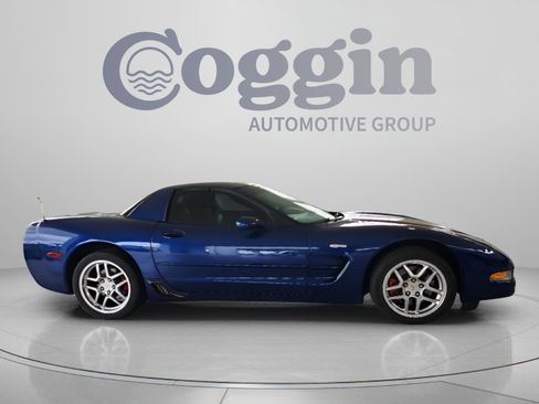 Used 2004 Chevrolet Corvette Z06 w/ Z06 Preferred Equipment Group RWD image 6