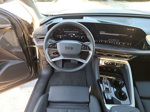 Used 2025 Audi Q5 Premium Plus w/ Premium Plus image 6