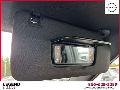 Used 2023 Chevrolet Traverse RS image 34