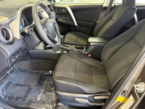 Used 2014 Toyota RAV4 LE image 20