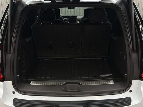 Used 2026 GMC Yukon XL Denali Ultimate w/ LPO, Floor Liner Package AWD/4WD image 13