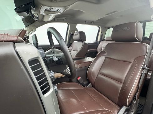 Used 2015 Chevrolet Silverado 1500 High Country w/ High Country Premium Package AWD/4WD image 16