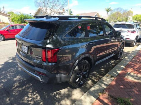 Used 2021 Kia Sorento SX Prestige image 4