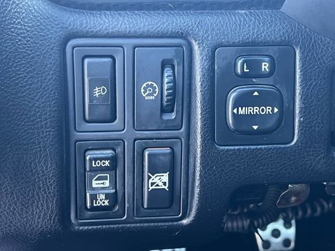 Used 2003 Toyota MR2 Base 2dr Convertible image 33