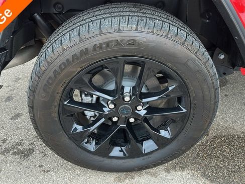 Used 2025 Jeep Wrangler Unlimited Sahara w/ Safety Group AWD/4WD image 9