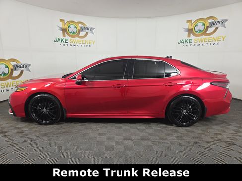 Used 2021 Toyota Camry XSE image 6