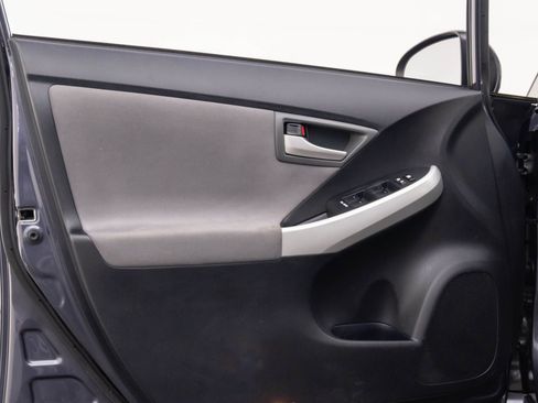 Used 2015 Toyota Prius Two image 13