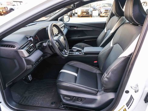 Used 2025 Toyota Camry SE FWD image 20