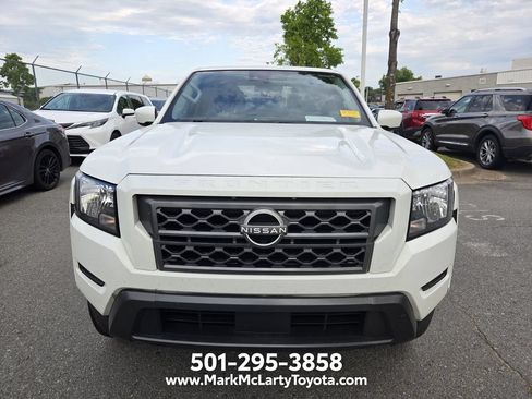 Used 2023 Nissan Frontier SV RWD image 2