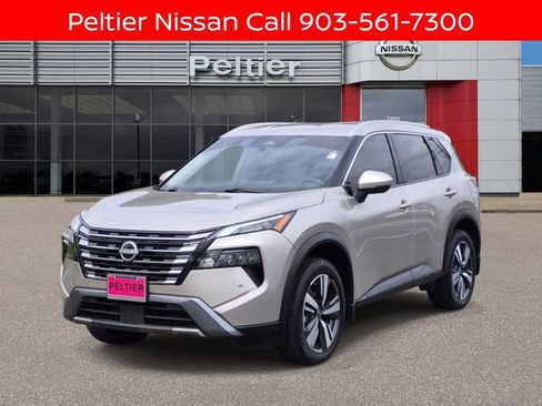 Certified 2025 Nissan Rogue SL FWD image 3