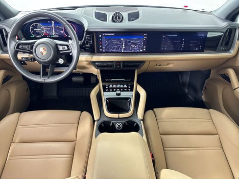 Certified 2025 Porsche Cayenne E-Hybrid image 17