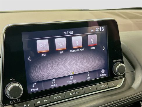 Used 2022 Nissan Rogue SV image 15