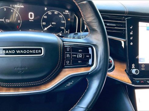 Used 2022 Jeep Grand Wagoneer Series III w/ Rear Seat Video Group 1 image 19