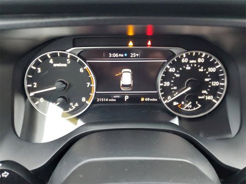 Used 2025 Nissan Rogue SV image 10