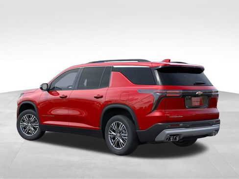 New 2025 Chevrolet Traverse LT w/ Driver Confidence Package FWD image 3